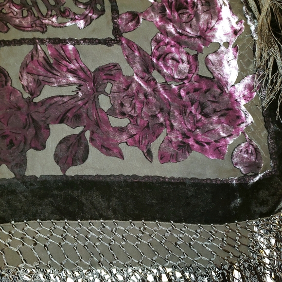 Vintage black violet velvet and sheer burnout, long fringe poncho shawl - Picture 5 of 8